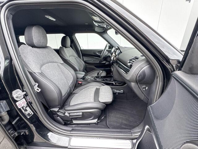 Mini COOPER CLUBMAN Classic Apple Carplay / MINI Navigatie / Parkeersensoren / Schuidak / Black Edition / 17 Inch