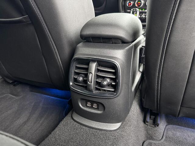 Mini COOPER CLUBMAN Classic Apple Carplay / MINI Navigatie / Parkeersensoren / Schuidak / Black Edition / 17 Inch