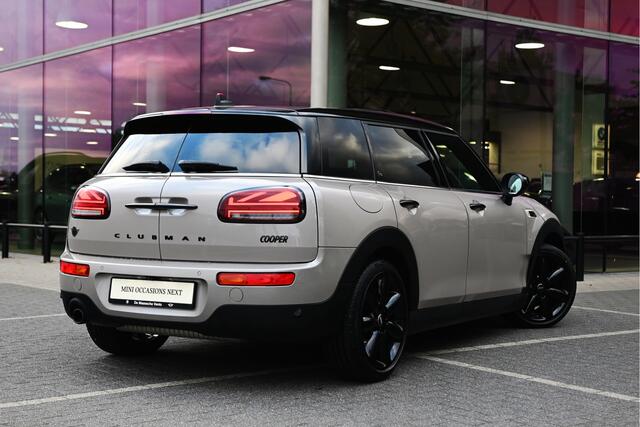 Mini COOPER CLUBMAN Automaat / Panoramadak / Achteruitrijcamera / Comfort Access / Stuurverwarming / LED / Comfortstoelen / Airconditioning / Cruise Control