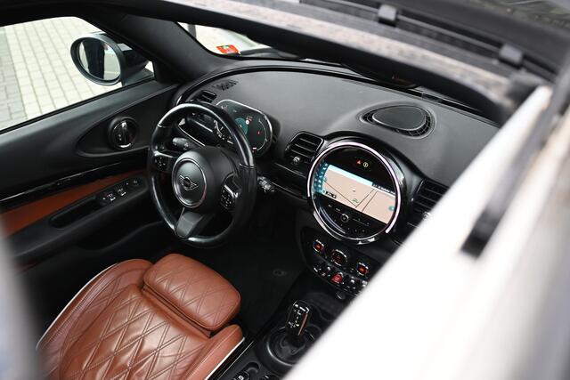 Mini COOPER CLUBMAN Automaat / Panoramadak / Achteruitrijcamera / Comfort Access / Stuurverwarming / LED / Comfortstoelen / Airconditioning / Cruise Control
