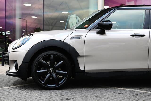 Mini COOPER CLUBMAN Automaat / Panoramadak / Achteruitrijcamera / Comfort Access / Stuurverwarming / LED / Comfortstoelen / Airconditioning / Cruise Control