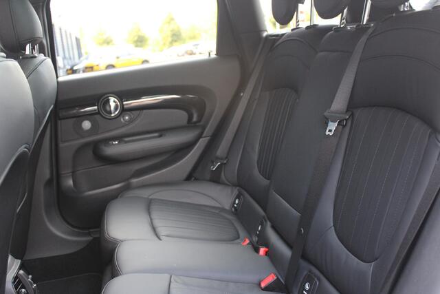 Mini COOPER CLUBMAN 1.5 136PK AUTOMAAT MINI YOURS | PANORAMISCH SCHUIF/KANTEL DAK | HARMAN KARDON AUDIO | ACHTERUITRIJ CAMERA | PARKEERSENSOREN VOOR EN ACHTER | TREKHAAK | FULL LED KOPLAMPEN | DRAADLOZE APPLE CARPLAY/ANDROID AUTO | NAVIGATIE | SFEER VERLICHTING | STOEL/VOORR