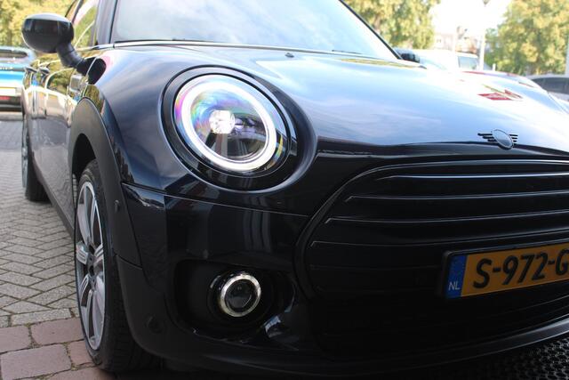 Mini COOPER CLUBMAN 1.5 136PK AUTOMAAT MINI YOURS | PANORAMISCH SCHUIF/KANTEL DAK | HARMAN KARDON AUDIO | ACHTERUITRIJ CAMERA | PARKEERSENSOREN VOOR EN ACHTER | TREKHAAK | FULL LED KOPLAMPEN | DRAADLOZE APPLE CARPLAY/ANDROID AUTO | NAVIGATIE | SFEER VERLICHTING | STOEL/VOORR
