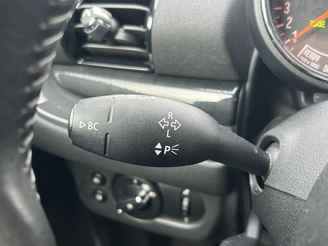 Mini COOPER CLUBMAN Mini 1.5 Chili / Navigatie / Trekhaak 1300 KG Trekgewicht / Cruise Control / Airco Automatisch / Stoelverwarming Voorzijde /