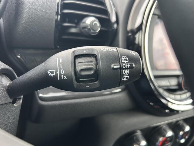 Mini COOPER CLUBMAN Mini 1.5 Chili / Navigatie / Trekhaak 1300 KG Trekgewicht / Cruise Control / Airco Automatisch / Stoelverwarming Voorzijde /