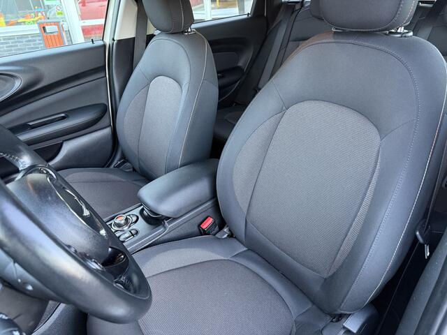 Mini COOPER CLUBMAN Mini 1.5 Automaat..! Salt Serious Business Navigatie, LED verl, Parkeersens, 65.000 KM..!!