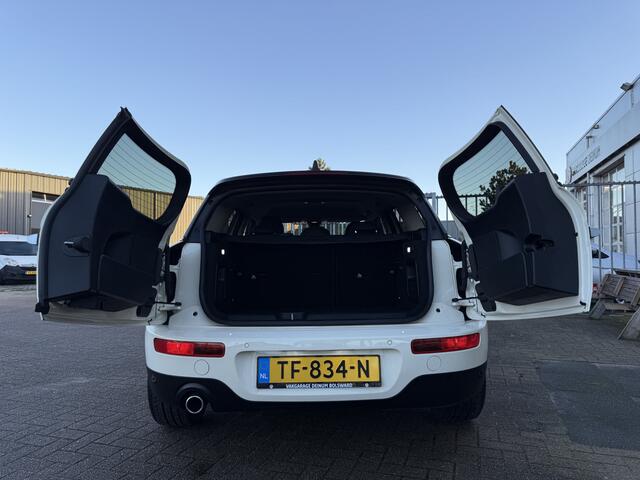 Mini COOPER CLUBMAN Mini 1.5 Automaat..! Salt Serious Business Navigatie, LED verl, Parkeersens, 65.000 KM..!!