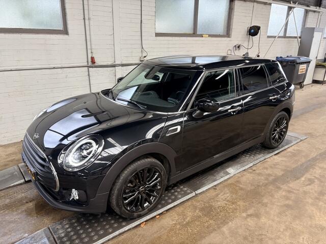 Mini COOPER CLUBMAN Mini 1.5 Blackyard Automaat Cls Bns Leer Cruise Clima Nav Came