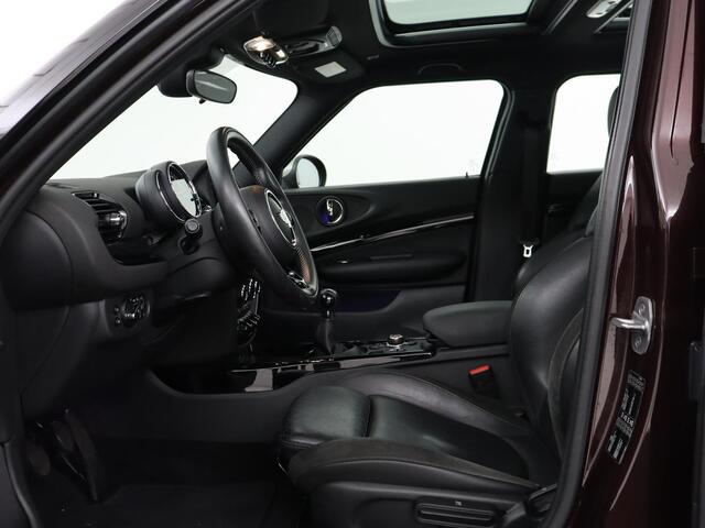 Mini COOPER CLUBMAN 1.5 Chili | Panoramadak | Leder | Stoelverwarming | Navigatie | Climate control | Cruise control | Full LED