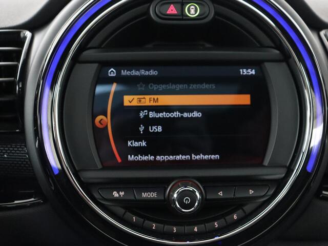 Mini COOPER CLUBMAN 1.5 Chili | Panoramadak | Leder | Stoelverwarming | Navigatie | Climate control | Cruise control | Full LED
