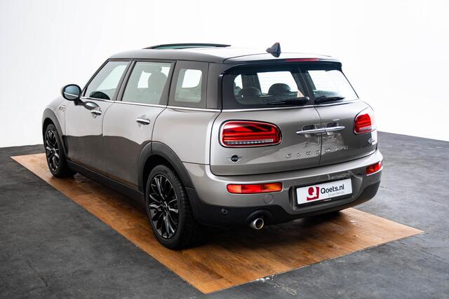 Mini COOPER CLUBMAN Mini Pepper Panoramadak - Comfort Access - Elektrisch inklapbare buitenspiegels - PDC Voor/Achter - MINI navigatiesysteem - Middenarmsteun voor - Binnenlichtpakket -