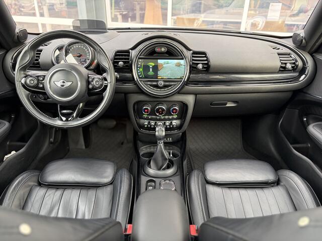 Mini COOPER CLUBMAN Mini 1.5 Chili 136pk | Automaat | Achteruitrijcamera | Cruise control adaptief met stop&go | Head-up display | Navigatiesysteem full map | Parkeersensor voor en achter | Voorstoelen verwarmd | Zeer nette auto!