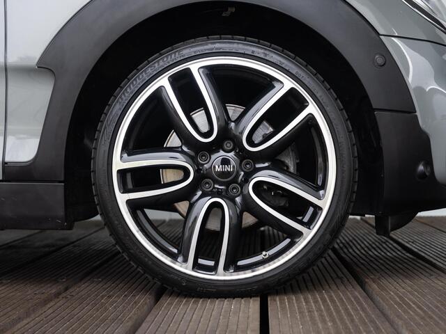 Mini COOPER CLUBMAN S Aut. JCW Trim + Serious Business + Elek verstelbare stoel + Harman-Kardon + onderhoudspakket 10-08-2028