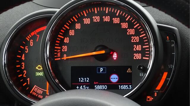 Mini COOPER CLUBMAN Mini 1.5 Business Edition: optie Apple carplay, stoelverw, leder bekleding, TRC, navy, botswaarsch, personen waarsch, HUD, verkeersbord herk, keyless entry, privacyglas Harman Cardon alarm certyf