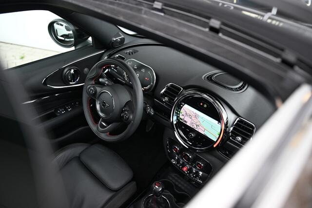Mini COOPER CLUBMAN JCW / Panoramadak / Sportonderstel / Comfort Access / Harman-Kardon / LED / Cruise Control
