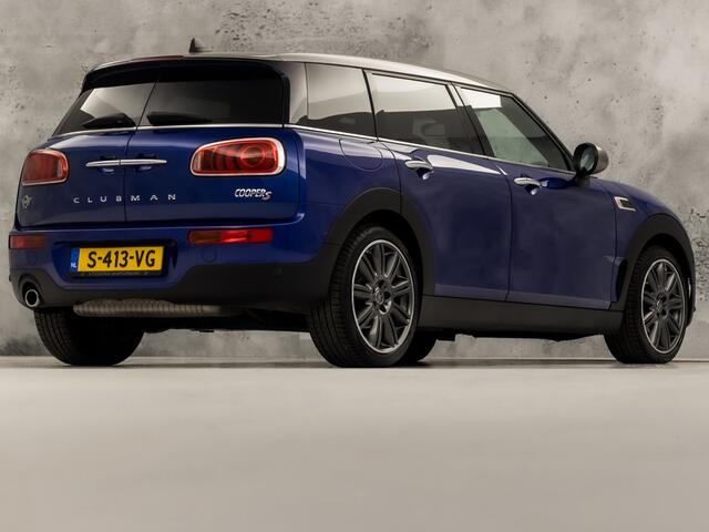 Mini COOPER CLUBMAN 1.5 Chili Automaat (GROOT NAVI, CLIMATE, STOELVERWARMING, HARMAN/KARDON, LEDER, SPORTSTOELEN, GETINT GLAS, PARKEERSENSOREN, NIEUWSTAAT)