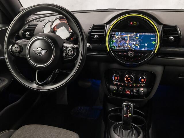 Mini COOPER CLUBMAN 1.5 Chili Automaat (GROOT NAVI, CLIMATE, STOELVERWARMING, HARMAN/KARDON, LEDER, SPORTSTOELEN, GETINT GLAS, PARKEERSENSOREN, NIEUWSTAAT)