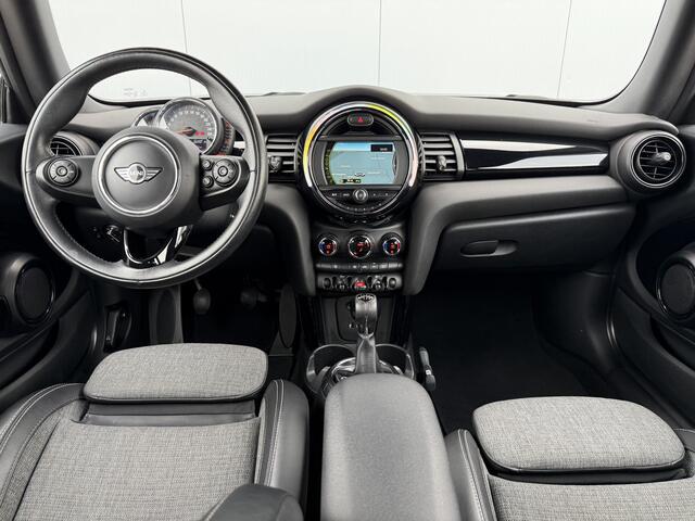 Mini COOPER S Mini 2.0 Chili Serious Business Navigatie/LED/17inch.