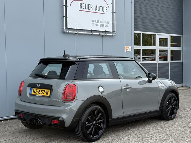 Mini COOPER S Mini 2.0 Chili Serious Business Navigatie/LED/17inch.