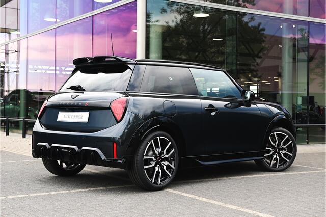 Mini COOPER S Hatchback Automaat / JCW / Pakket M / 18 inch JCW Lap Spoke 2-tone