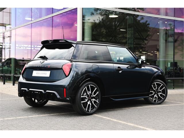 Mini COOPER S Hatchback Automaat / JCW / Pakket XL / 18 inch JCW Lap Spoke 2-tone