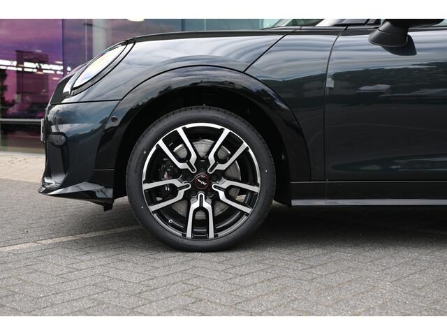 Mini COOPER S Hatchback Automaat / JCW / Pakket XL / 18 inch JCW Lap Spoke 2-tone