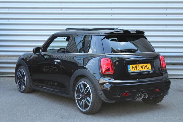 Mini COOPER S 2.0 192pk JC Works Automaat Panoramadak Clima Cruise Navi Camera Leder LMV Stoelverwarming
