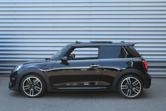 Mini COOPER S 2.0 192pk JC Works Automaat Panoramadak Clima Cruise Navi Camera Leder LMV Stoelverwarming