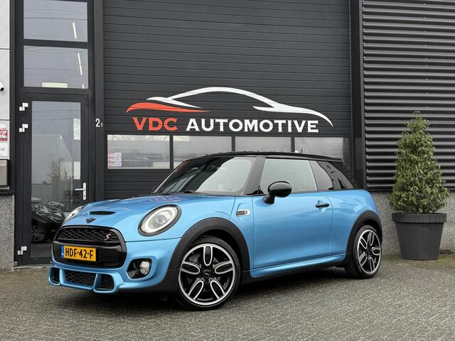 Mini COOPER S 2.0 Cooper S Chili Mini JCW Automaat | HarmanKardon | Black Trim | JCW Schaalstoelen | John Cooper Works | Groot Navi | Elek Spiegels | Parkeensensoren | Stoelverwarming | Sfeerverlichting | Dealer Onderhouden