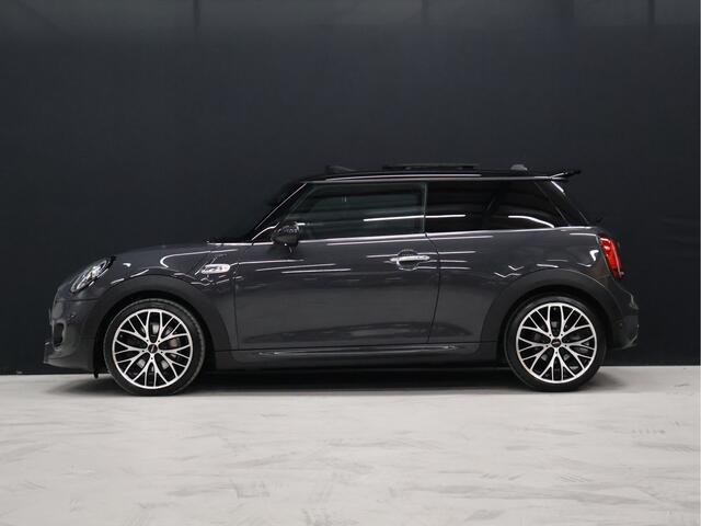 Mini COOPER S Mini 2.0 Knightsbridge Edition John Cooper Works [SCHUIFDAK, APPLE CARPLAY/ANDROID, HARMAN/KARDON, JCW STUURWIEL, STOELVERWARMING, NIEUWSTAAT]
