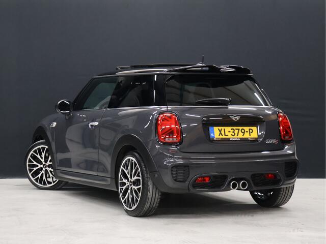 Mini COOPER S Mini 2.0 Knightsbridge Edition John Cooper Works [SCHUIFDAK, APPLE CARPLAY/ANDROID, HARMAN/KARDON, JCW STUURWIEL, STOELVERWARMING, NIEUWSTAAT]