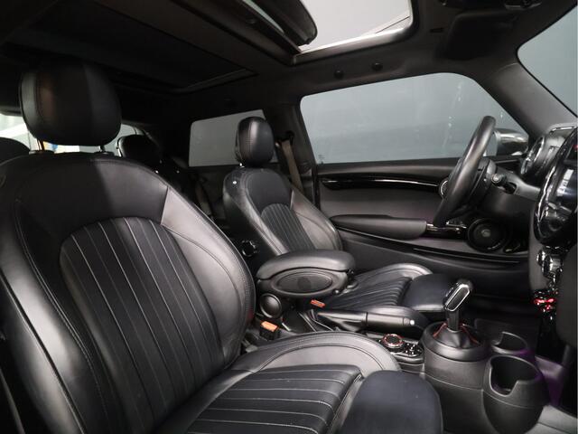Mini COOPER S Mini 2.0 Knightsbridge Edition John Cooper Works [SCHUIFDAK, APPLE CARPLAY/ANDROID, HARMAN/KARDON, JCW STUURWIEL, STOELVERWARMING, NIEUWSTAAT]
