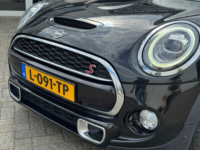 Mini COOPER S Mini Cabrio 2.0 Chili Cabriolet, Windscherm, Navi, Leder Een proefrit levert het bewijs. Neem contact op en we maken een afspraak!