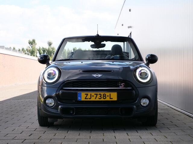 Mini COOPER S Mini Cabrio 2.0 192pk Chili Automaat Head-up display / LED / Camera