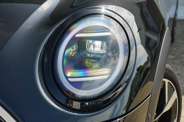 Mini COOPER S Mini / Favoured Uitvoering / Pakket XL / 18'' LM Velgen