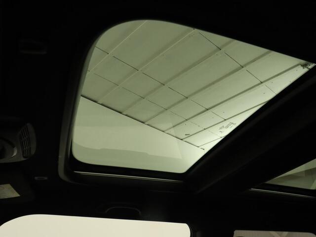 Mini COOPER S 2.0 60 Years | Panoramadak | Stoelverwarming | Leder | Head-Up | Park Assist | Carplay | Navigatie | Keyless | Full LED | Harman/Kardon | Climate control | Cruise control