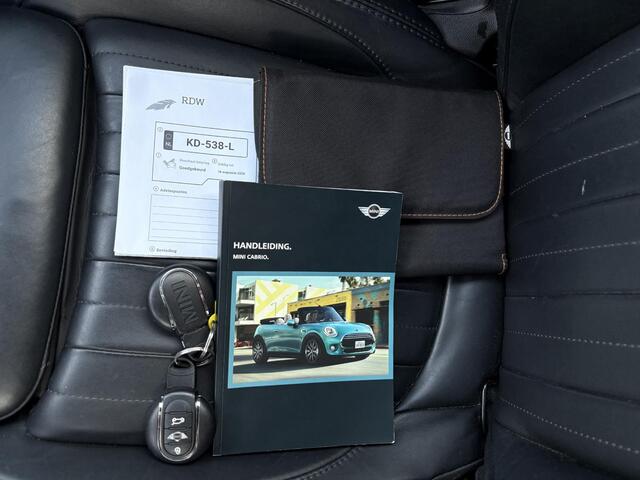 Mini COOPER S Mini Cabrio 2.0 Chili Serious Business / Automaat / Cabrio / Airco / Navigatie /