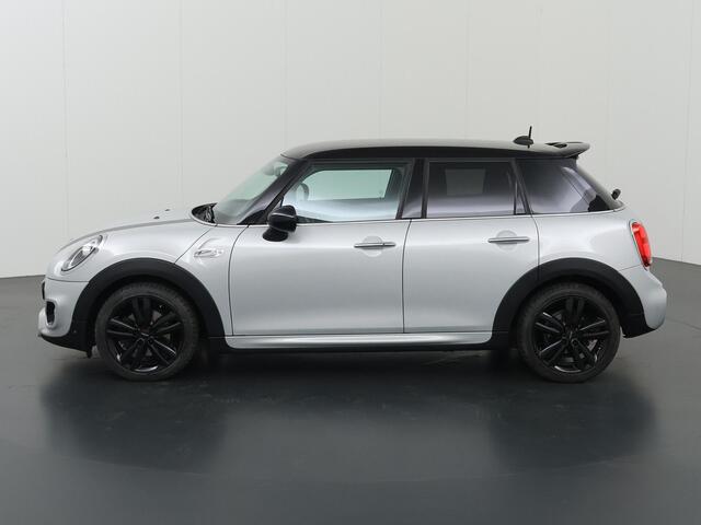 Mini COOPER S Mini 2.0 | JCW Pakket | JCW Sportstoelen | Groot Navigatie | Union Jack achterlichten | Stoelverwarming | PDC | LED | Interieur verlichtingspakket |