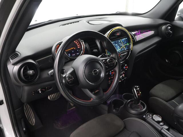 Mini COOPER S Mini 2.0 | JCW Pakket | JCW Sportstoelen | Groot Navigatie | Union Jack achterlichten | Stoelverwarming | PDC | LED | Interieur verlichtingspakket |