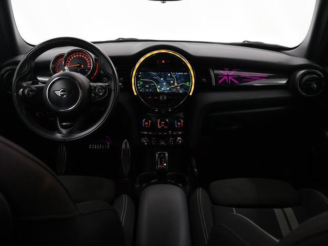 Mini COOPER S Mini 2.0 | JCW Pakket | JCW Sportstoelen | Groot Navigatie | Union Jack achterlichten | Stoelverwarming | PDC | LED | Interieur verlichtingspakket |