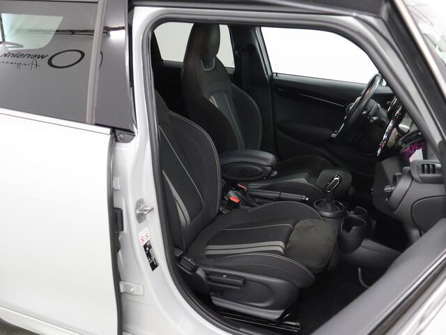 Mini COOPER S Mini 2.0 | JCW Pakket | JCW Sportstoelen | Groot Navigatie | Union Jack achterlichten | Stoelverwarming | PDC | LED | Interieur verlichtingspakket |