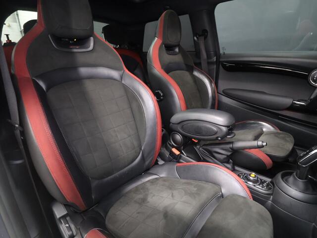 Mini COOPER S Mini 2.0 Chili FULL OPTION [SCHUIFKANTELDAK, APPLE CARPLAY, HARMAN/KARDON, HUD, ACHTERUITRIJCAMERA, ADAPTIVE CRUISE CONTROL, PDC V+A, STOELVERWARMING, AUTOMATISCHE AIRCO, NIEUWSTAAT]