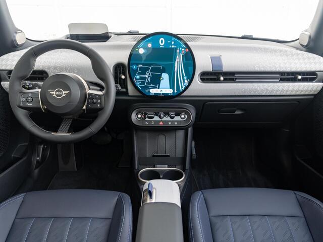 Mini COOPER S Favoured Trim | Pakket XL | Harman Kardon | Comfort Access | Panoramadak | Head-Up Display | Driving Assistant Plus