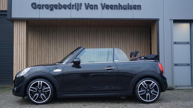 Mini COOPER S 2.0 192pk Cabriolet Automaat *John Cooper Works Pack* 18inch LM Keyless LED Leder/Alcantara Navi 80346km!