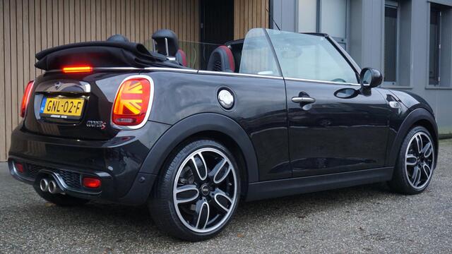 Mini COOPER S 2.0 192pk Cabriolet Automaat *John Cooper Works Pack* 18inch LM Keyless LED Leder/Alcantara Navi 80346km!