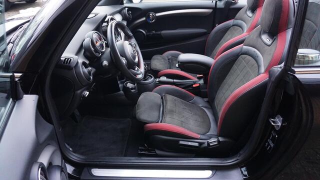 Mini COOPER S 2.0 192pk Cabriolet Automaat *John Cooper Works Pack* 18inch LM Keyless LED Leder/Alcantara Navi 80346km!