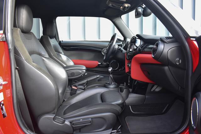 Mini COOPER S Mini 2.0 Chili Serious Business | Navi Prof | Camera | Leder | Stoelverwarming