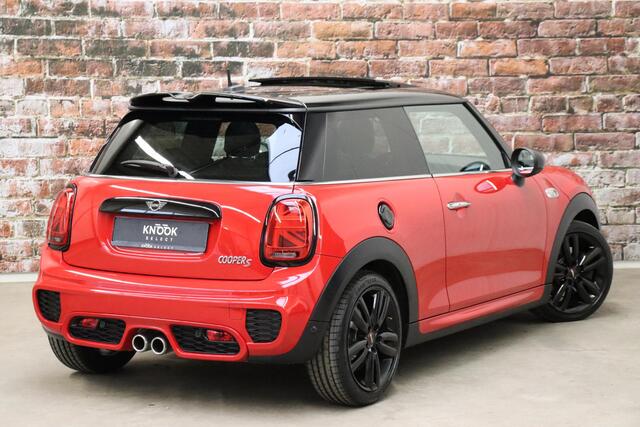 Mini COOPER S Hatchback Knightsbridge Edition Automaat 3 deurs / Panoramadak / Navigatiesysteem Plus / Leder / Harman Kardon / Stoelverwarming / LED / Head-Up Display / JCW Exterieur / 17 Inch / Extra Getint Glas / Parkeersensoren