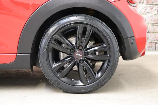 Mini COOPER S Hatchback Knightsbridge Edition Automaat 3 deurs / Panoramadak / Navigatiesysteem Plus / Leder / Harman Kardon / Stoelverwarming / LED / Head-Up Display / JCW Exterieur / 17 Inch / Extra Getint Glas / Parkeersensoren