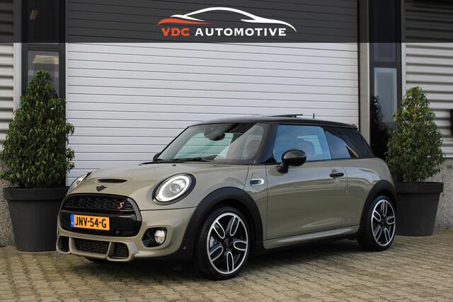 Mini COOPER S Mini 2.0 Chili JCW | Unieke Uitvoering | Pano | ACC | Camera | Stoelverwarming | Union Jack | Chester Malt Brown | Emerald Grey | John Cooper Works 192 PK